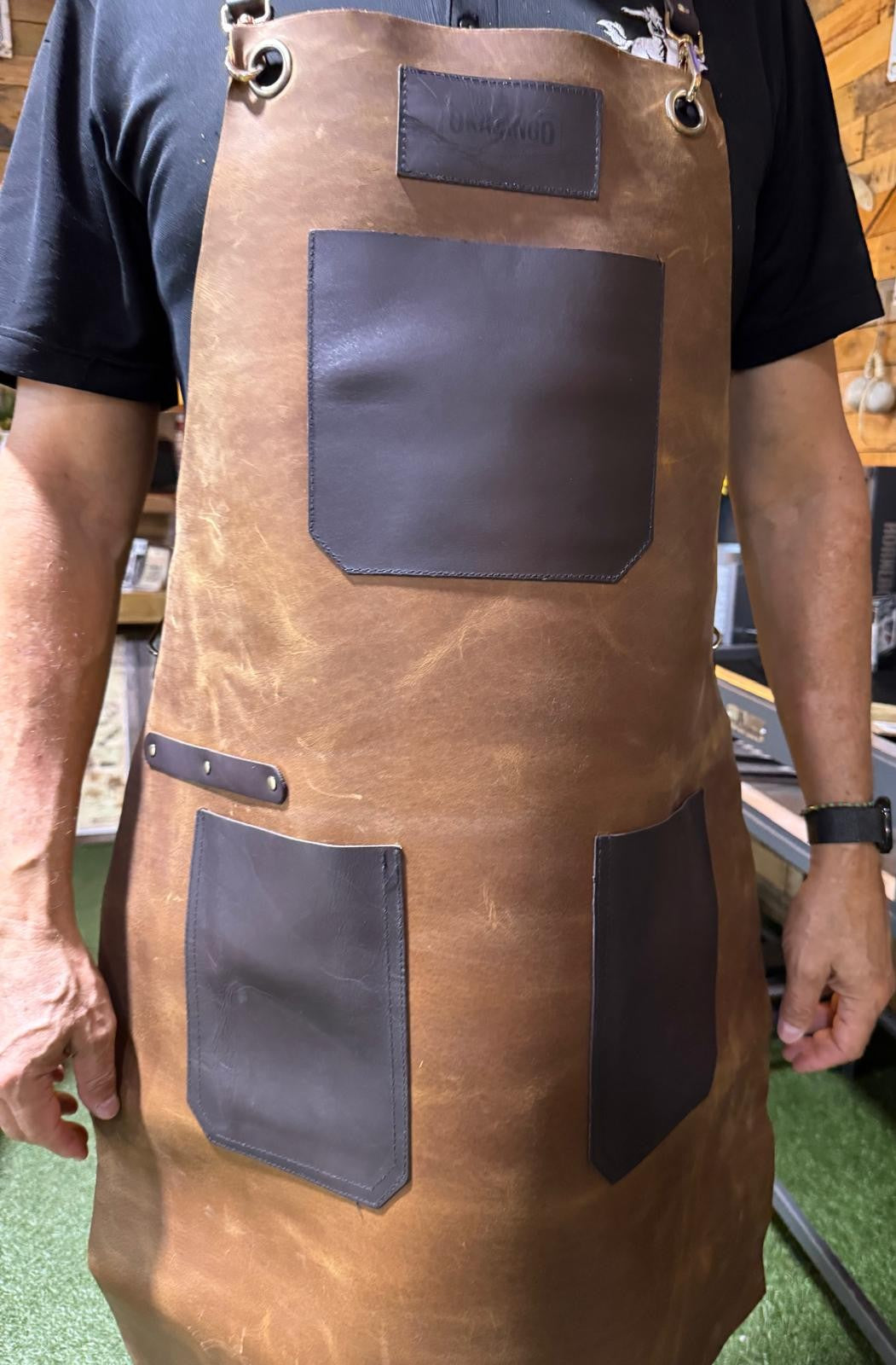 Authentic cowhide leather apron – durable, stylish, and built for protection. Perfect for grilling, cooking, or bartending. - Cholys
